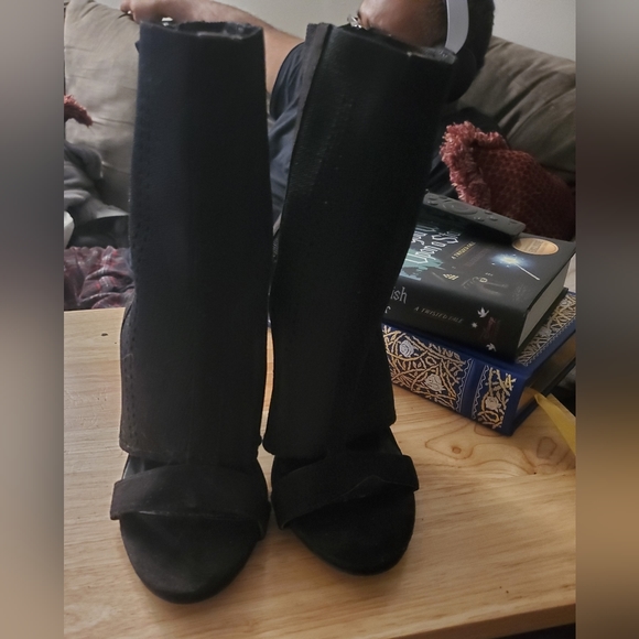 Missguided Black Peep Toe inner zip up Booties. Slightly used in great condition - Picture 1 of 4